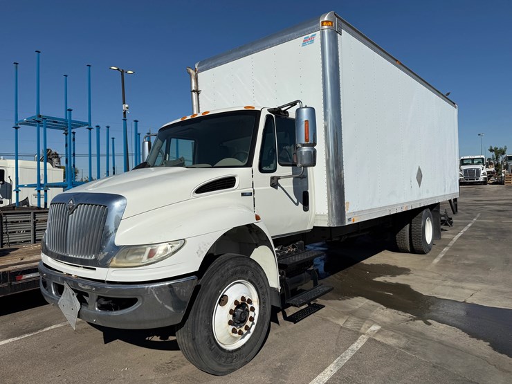 2009-international-durastar-4400-image-1