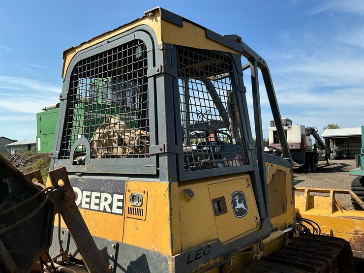 deere-650j-lt-image-33