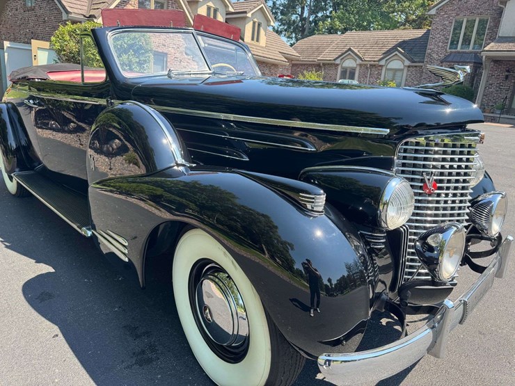 1939-cadillac-series-90-v-16-convertible-coupe-image-25