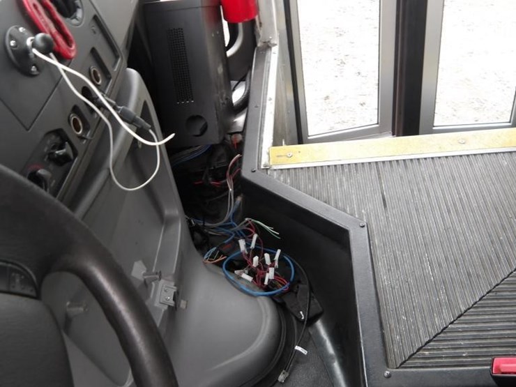 2017-ford-e450-image-25