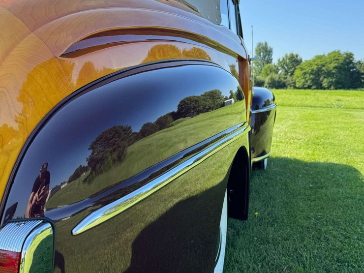 1947-ford-super-deluxe-sportsman-image-102