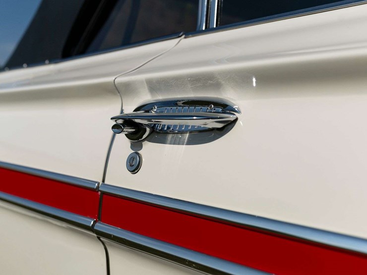 1961-chevrolet-impala-convertible-unrestored-original-image-31