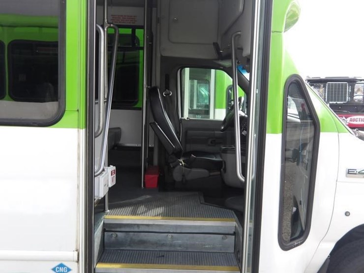 2016-ford-e450-image-13