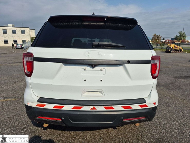 2018-ford-explorer-image-6