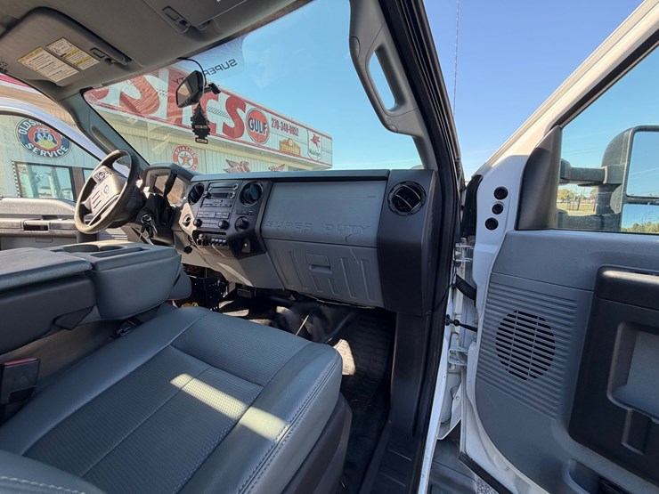 2014-ford-f550-image-13
