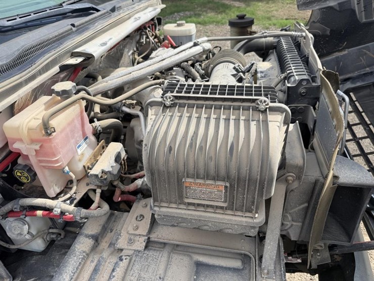2022-chevrolet-6500-image-21
