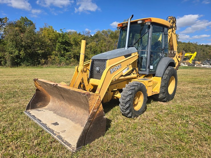 deere-310sg-image-1