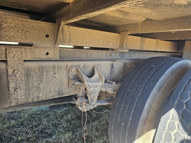 2005-international-durastar-4300-image-39