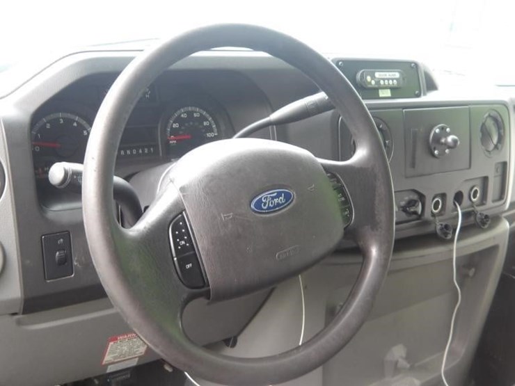 2017-ford-e450-image-18