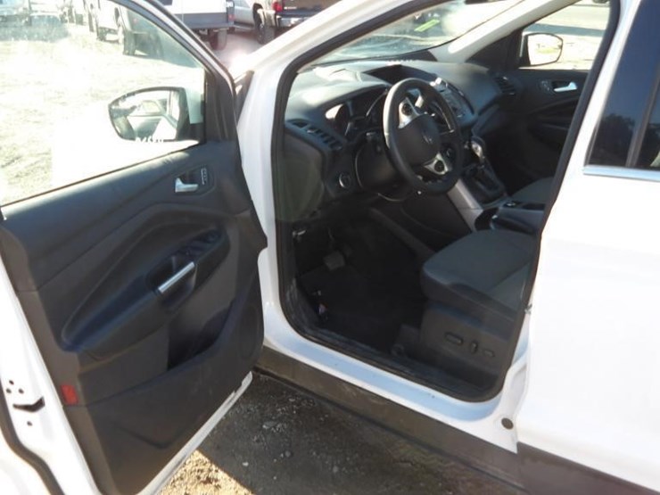 2015-ford-escape-image-15