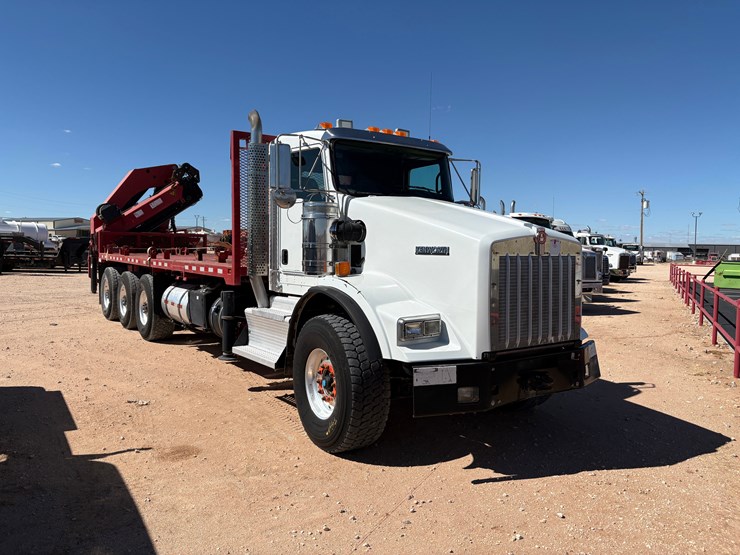 2013-kenworth-t800-image-2