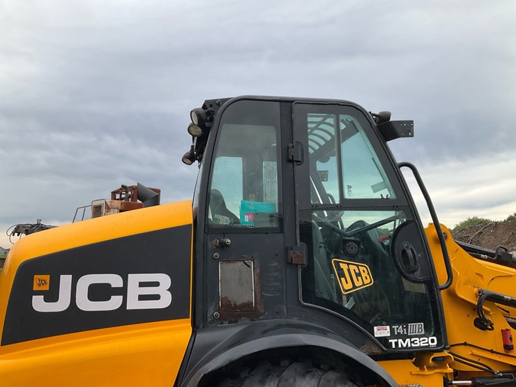 2013-jcb-tm320-image-38