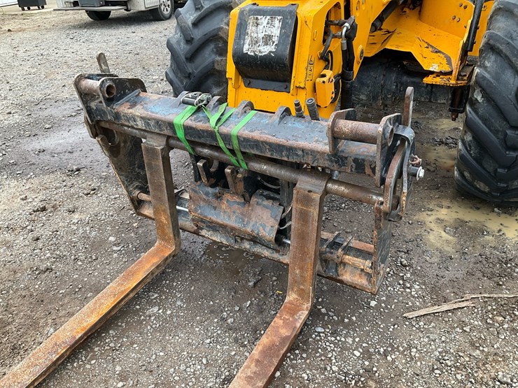 2013-jcb-tm320-image-25
