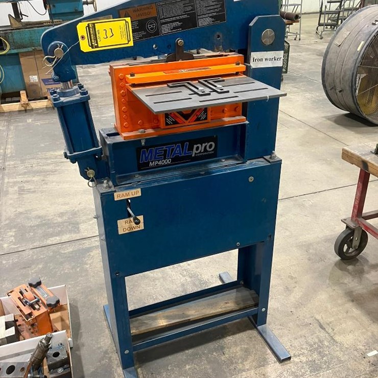 METALPRO MP4000 IRON WORKER, 40-TON PUNCH CAPACITY, W/ SPARE ASSORTED DIES