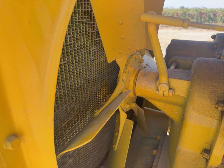 caterpillar-forty-image-22