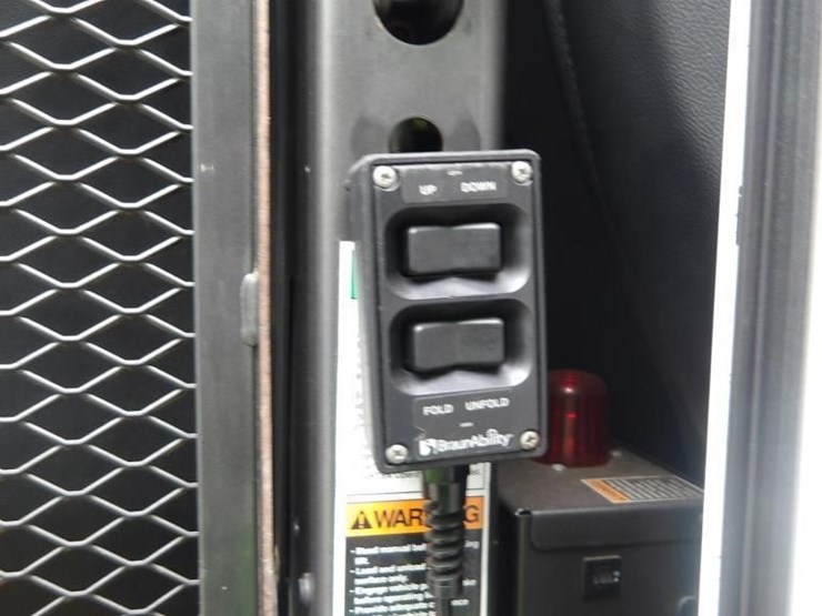 2016-ford-e450-image-12