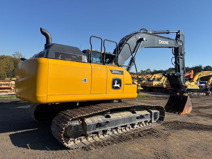 2022-deere-210g-lc-image-4