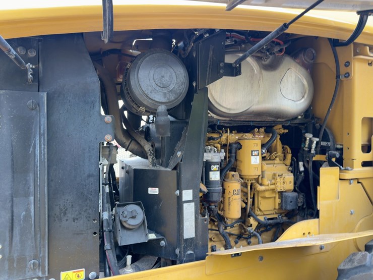 2020-caterpillar-938m-image-18