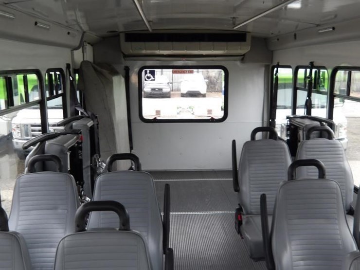 2017-ford-e450-image-26