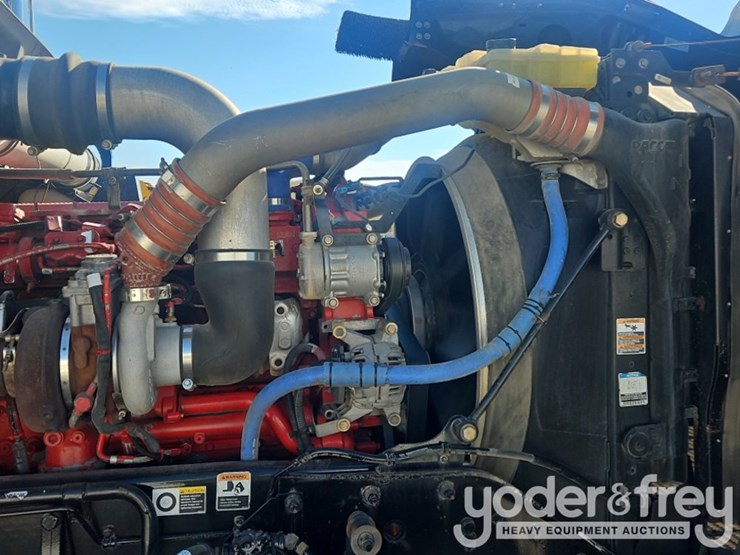 2016-kenworth-w900-image-32