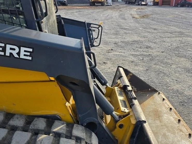2022-deere-333g-image-9