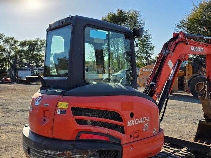 2017-kubota-kx040-4-image-25