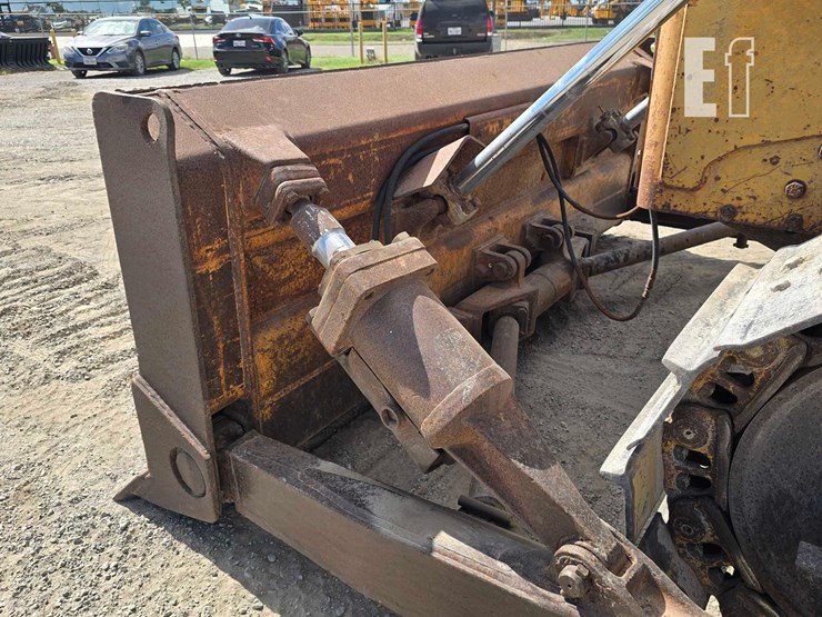 caterpillar-d6d-image-12