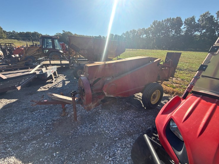 new-holland-310-image-2