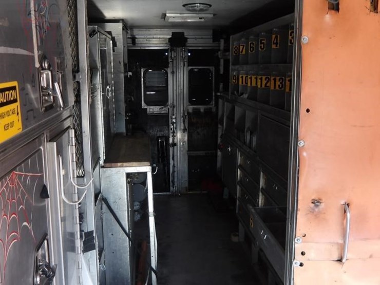 2002-workhorse-p42-image-25