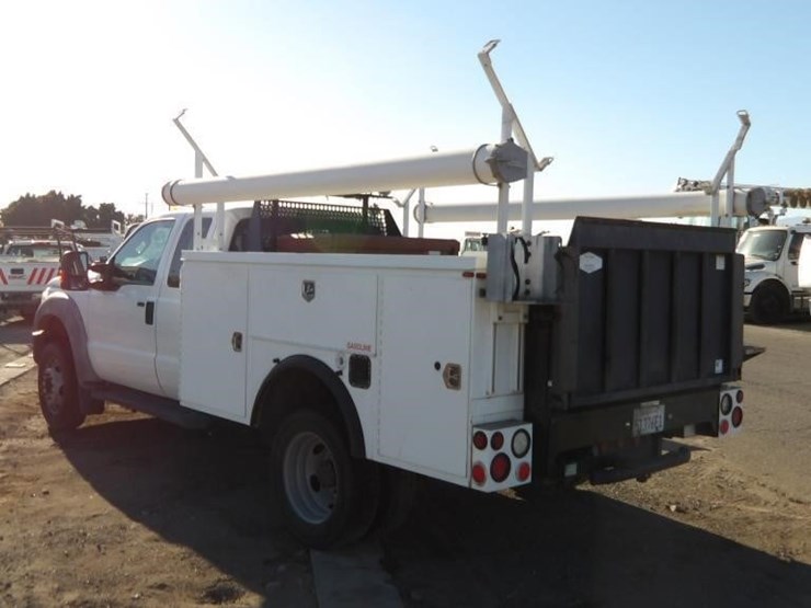 2011-ford-f550-image-4