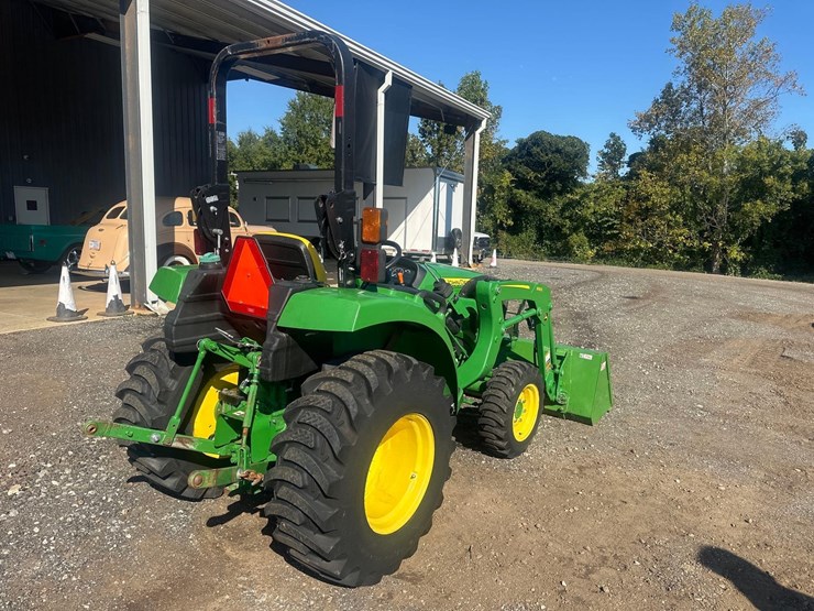 2022-john-deere-3043d-image-4