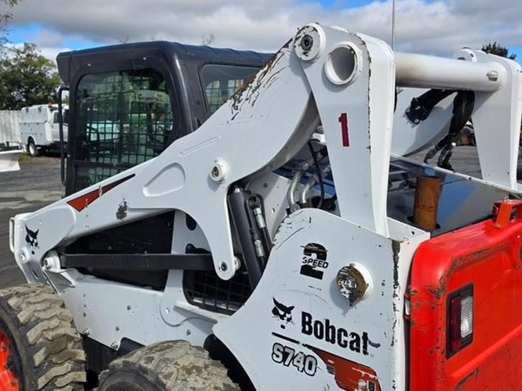 2023-bobcat-s740-image-22