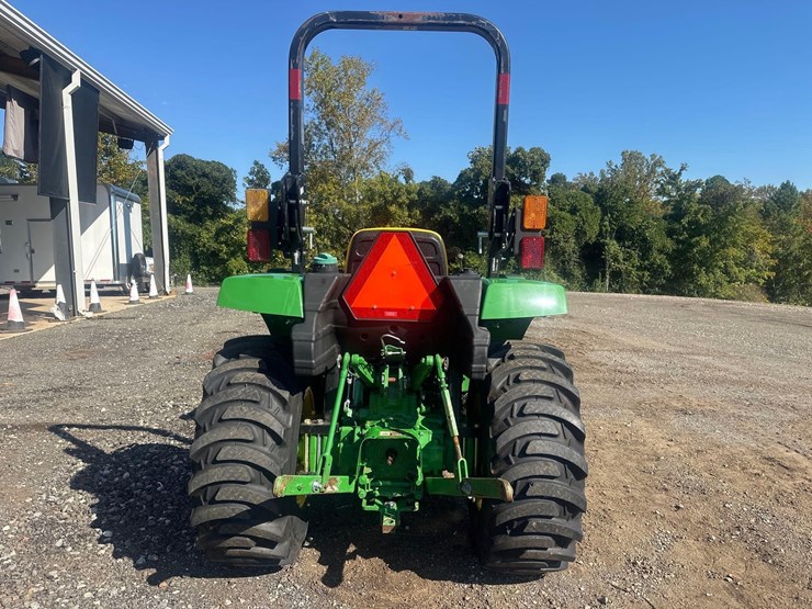 2022-john-deere-3043d-image-5