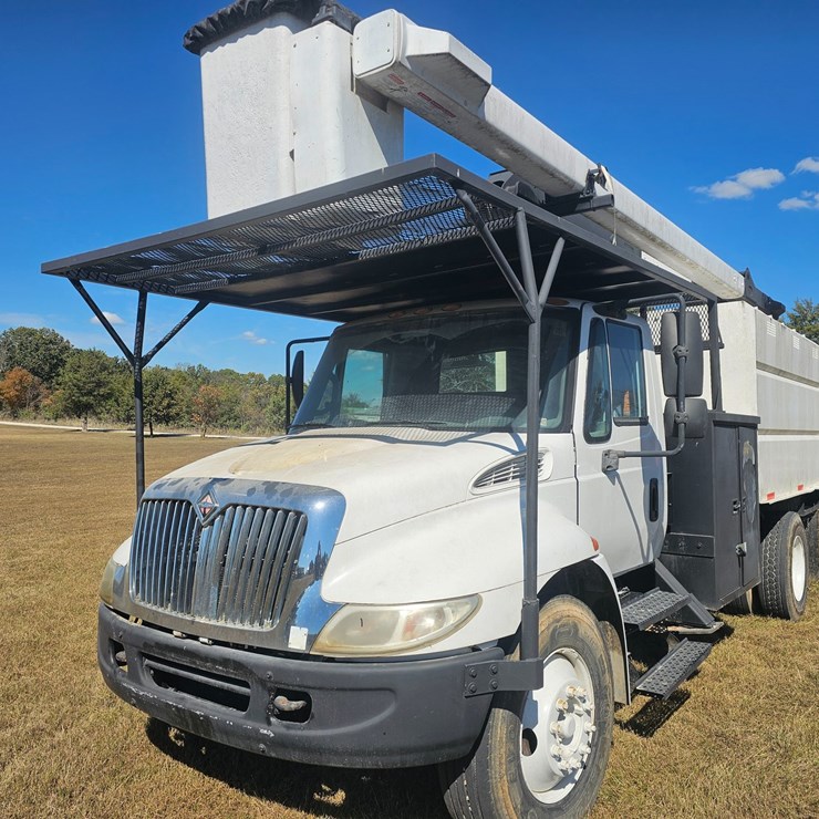 2005 INTERNATIONAL DURASTAR 4300
