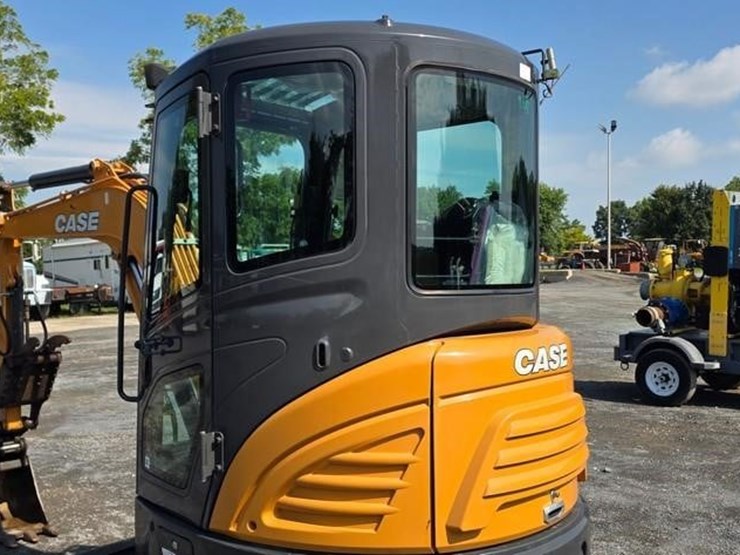 2018-case-cx37c-image-18