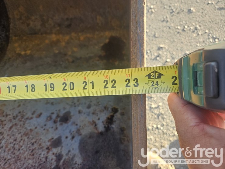 2013-deere-310k-image-49