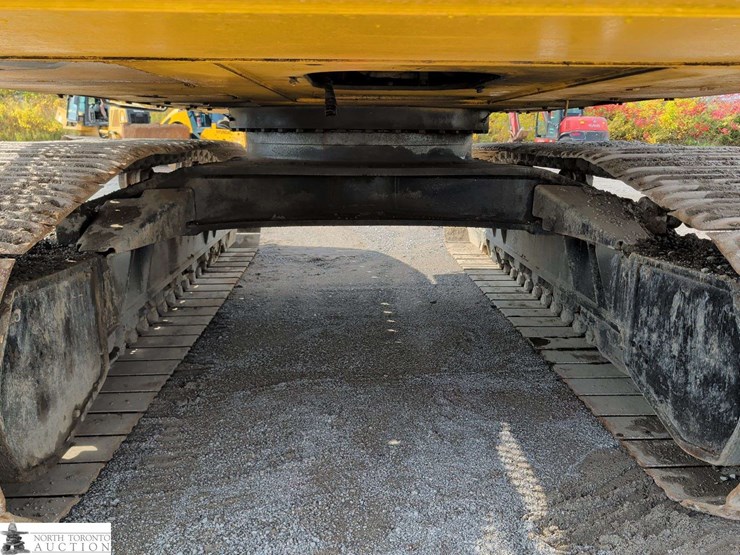 2010-john-deere-450-image-24