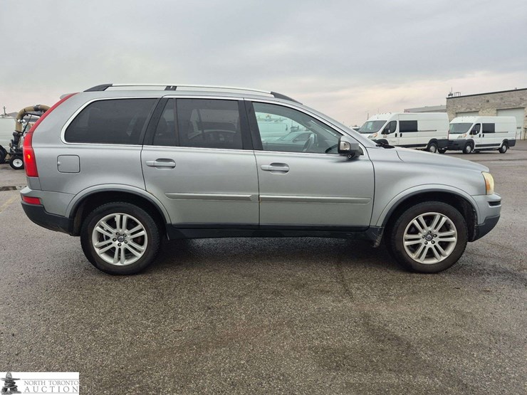 2012-volvo-xc90-image-4
