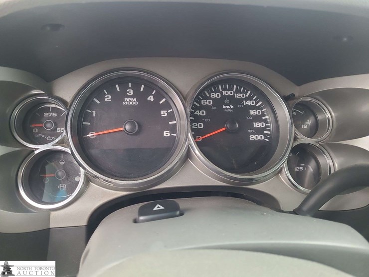 2013-chevrolet-silverado-2500hd-image-8