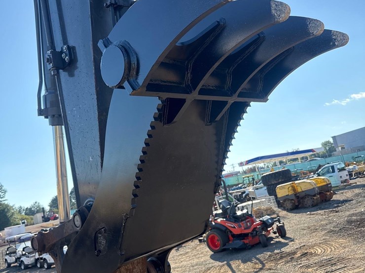 2022-deere-210g-lc-image-13