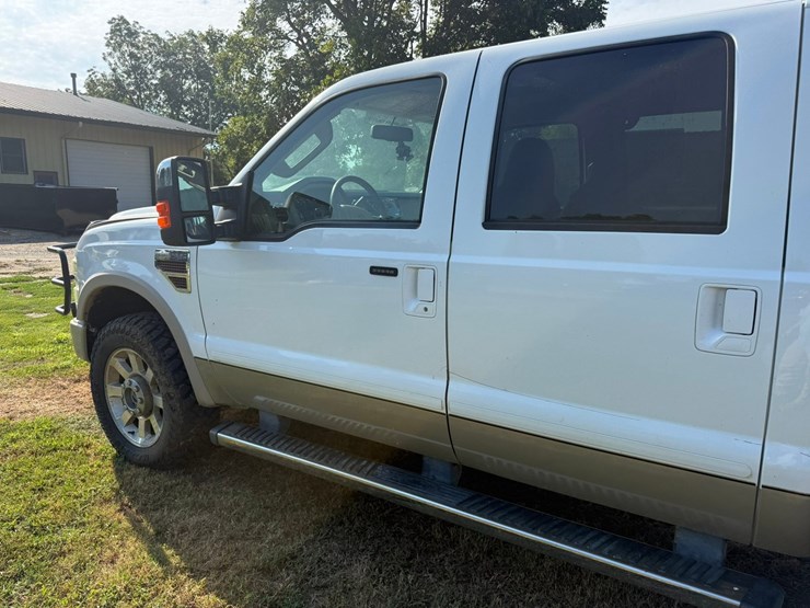 2010-ford-f350-image-22