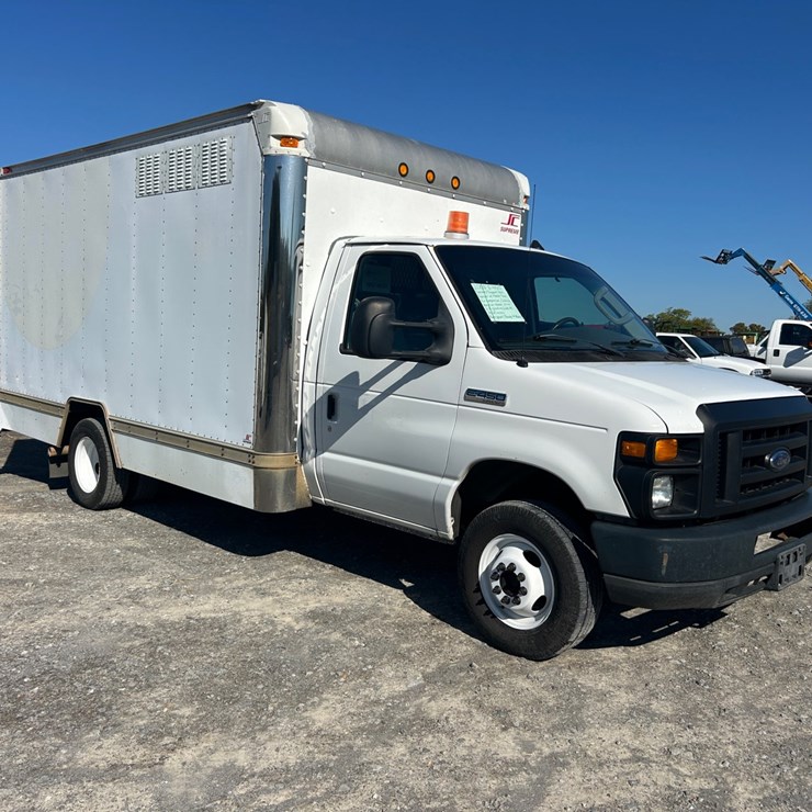 2008 FORD E450