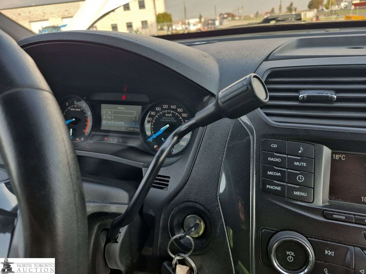 2018-ford-explorer-image-19