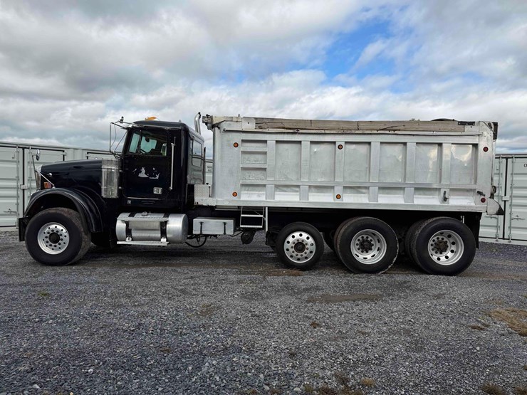 2006-freightliner-tri-axle-dump-image-15