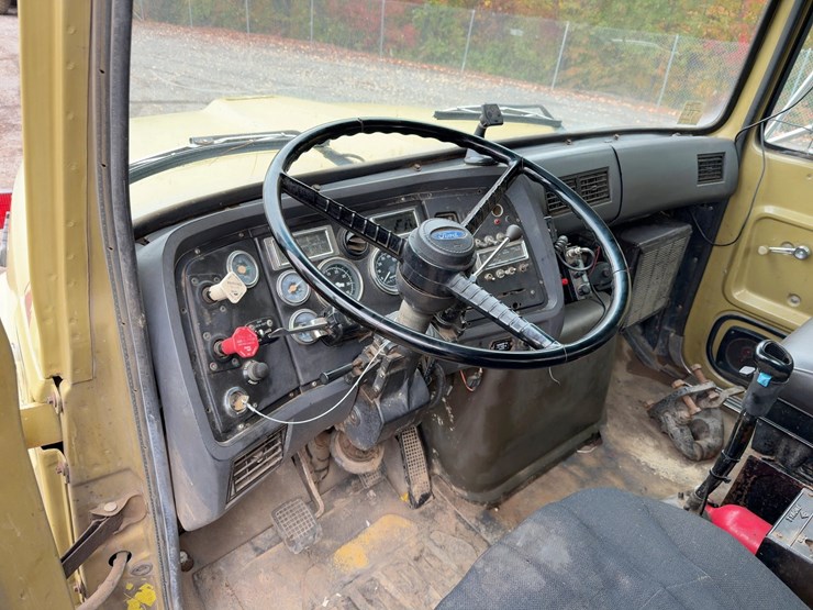 1990-ford-l9000-image-31