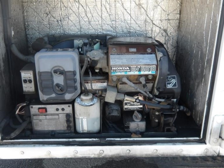 2008-workhorse-w62-image-13