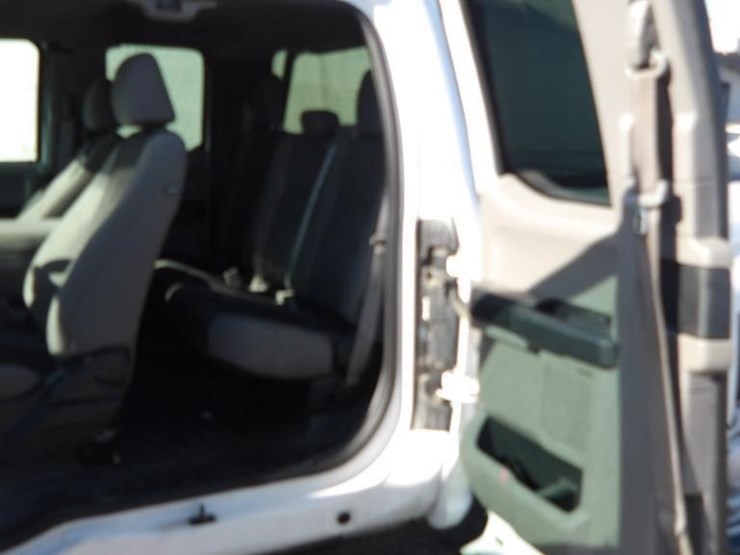 2019-ford-f150-image-18