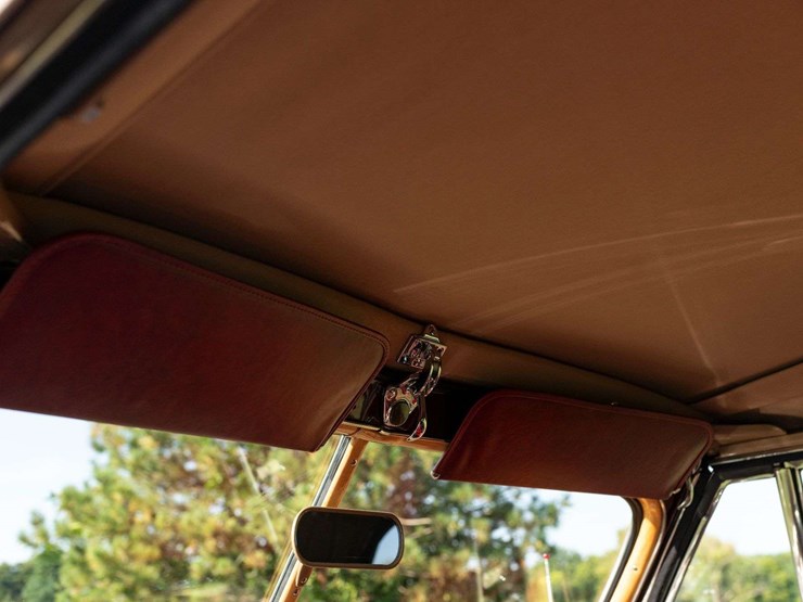 1947-ford-super-deluxe-sportsman-image-57