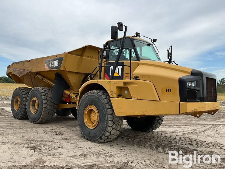2013-caterpillar-740b-image-3