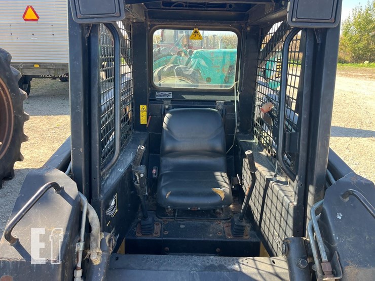 new-holland-lx565-image-7
